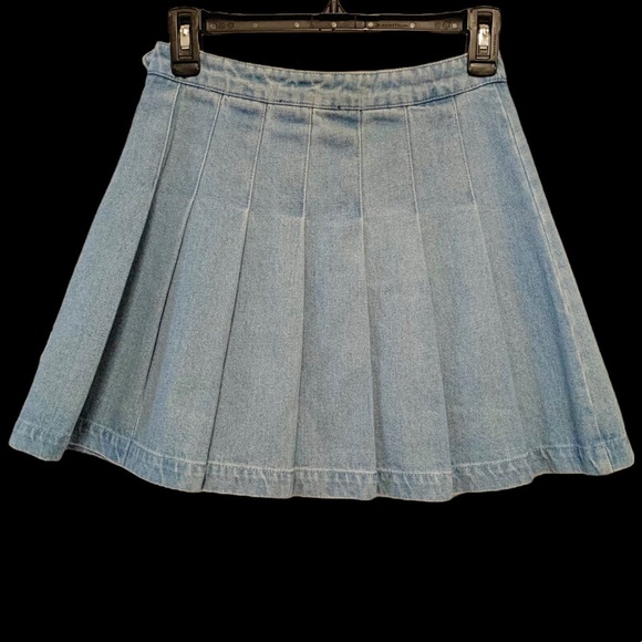 Forever 21 Denim Pleated Skirt - Picture 4 of 5